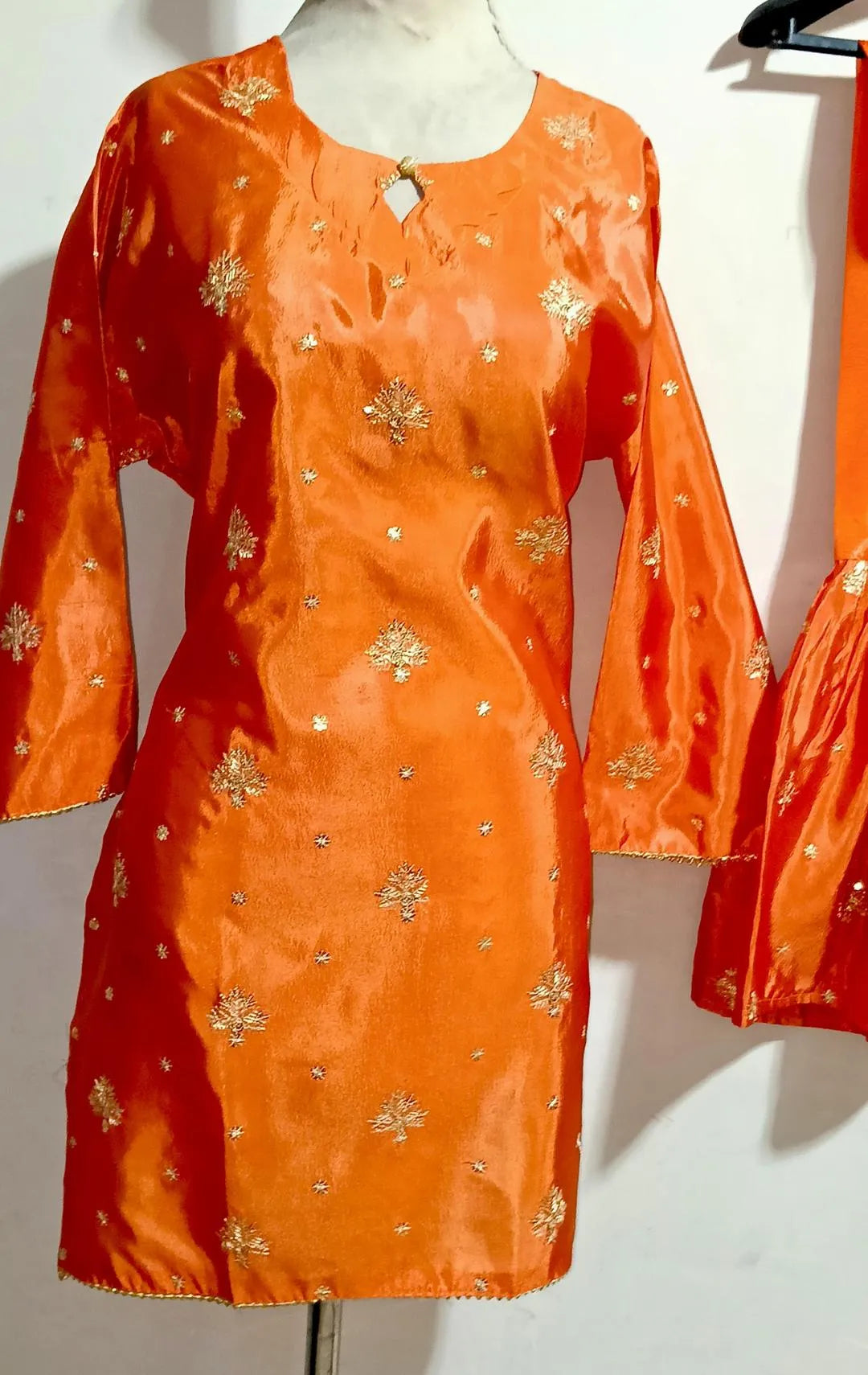 2 Pcs Women's Stitched Lawn Printed Suit