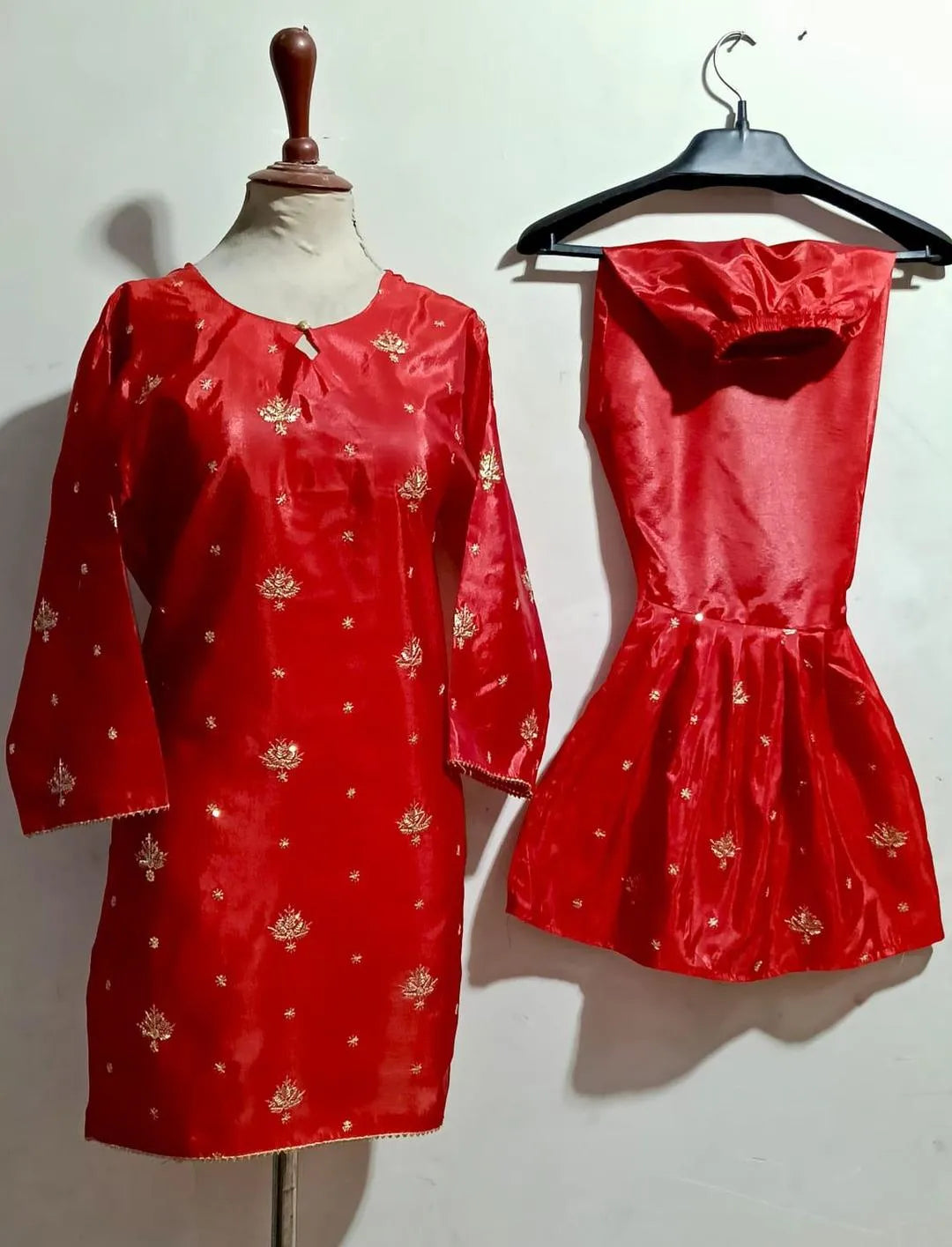 2 Pcs Women's Stitched Lawn Printed Suit