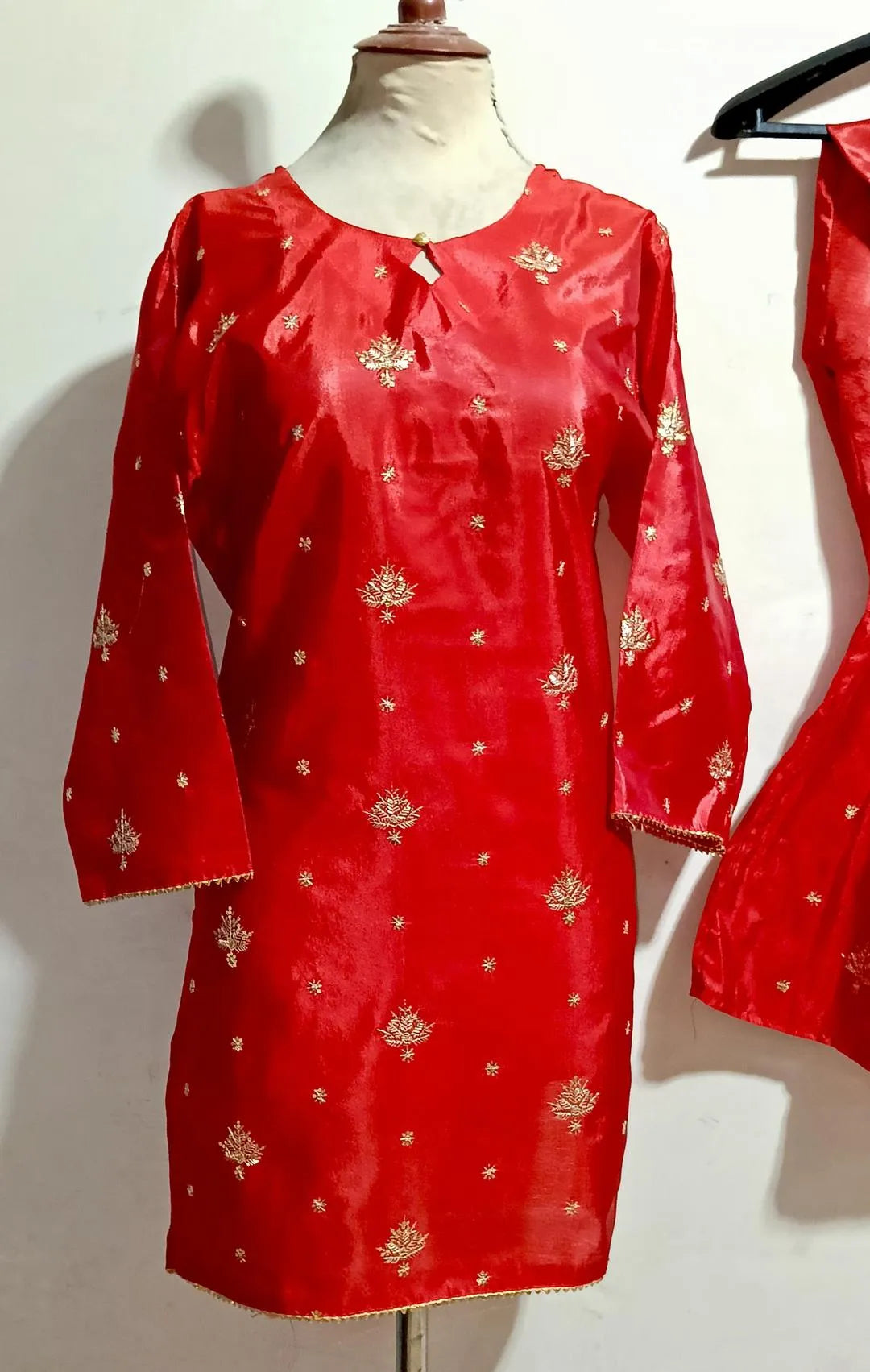 2 Pcs Women's Stitched Lawn Printed Suit