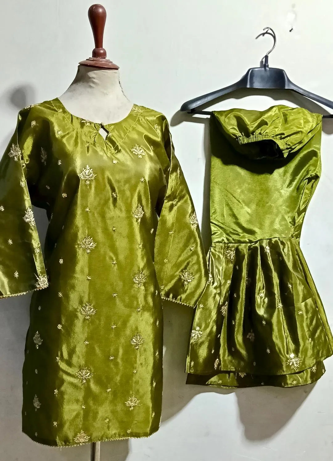 2 Pcs Women's Stitched Lawn Printed Suit