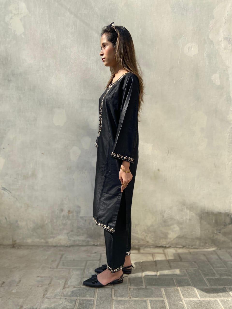 Stylish Women's 2 Pcs Linen Shirt and Trouser Set - Embroidered Design