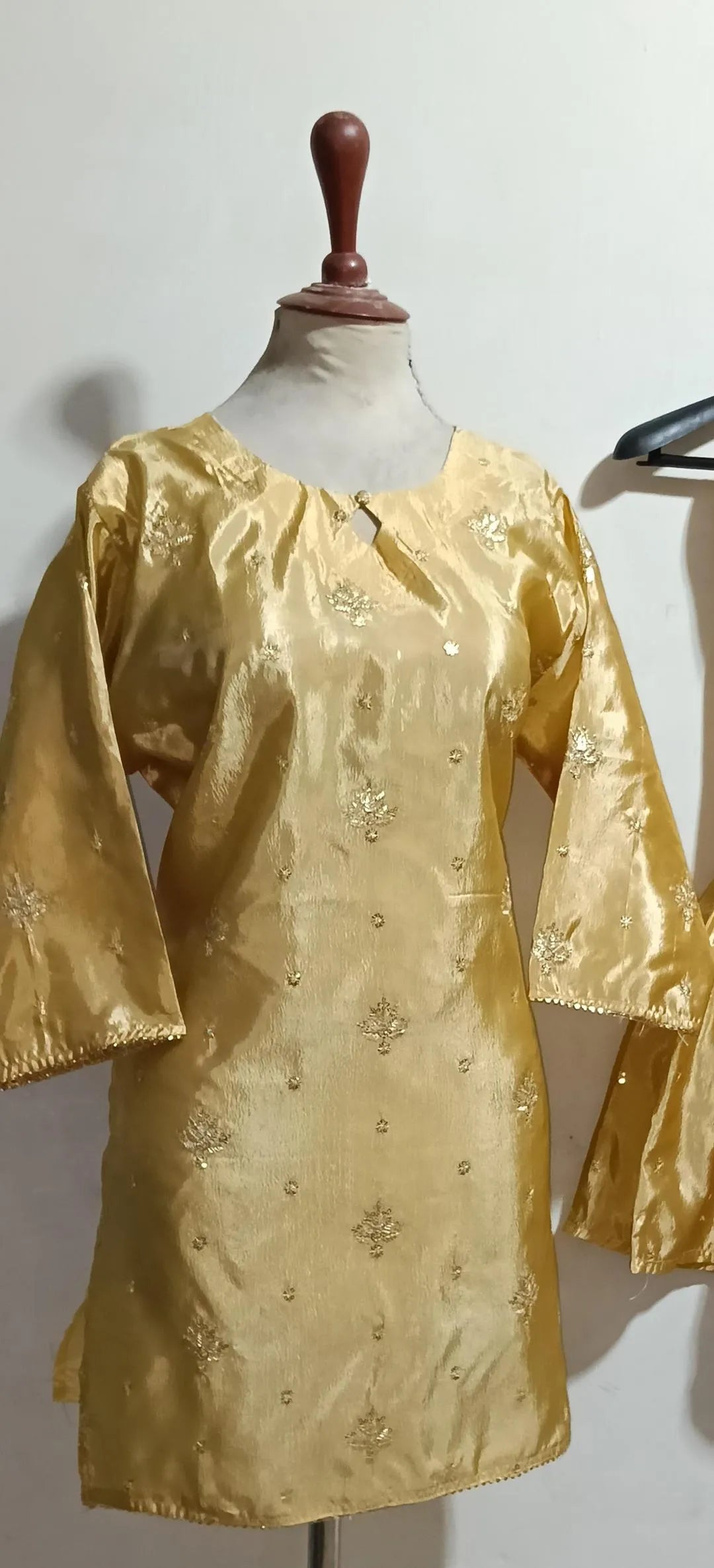 2 Pcs Women's Stitched Lawn Printed Suit