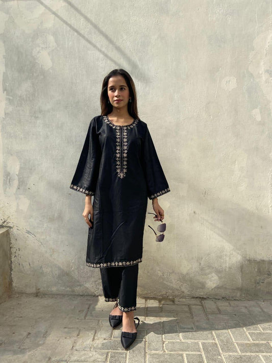 Stylish Women's 2 Pcs Linen Shirt and Trouser Set - Embroidered Design